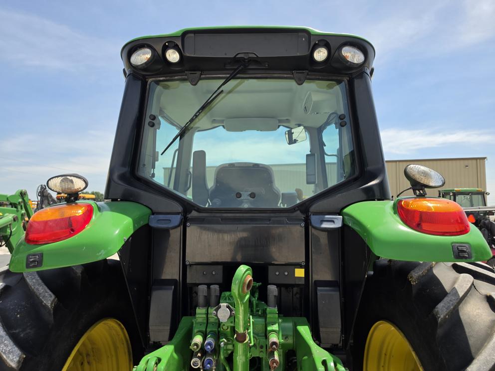 Image for 2022 John Deere 6155M