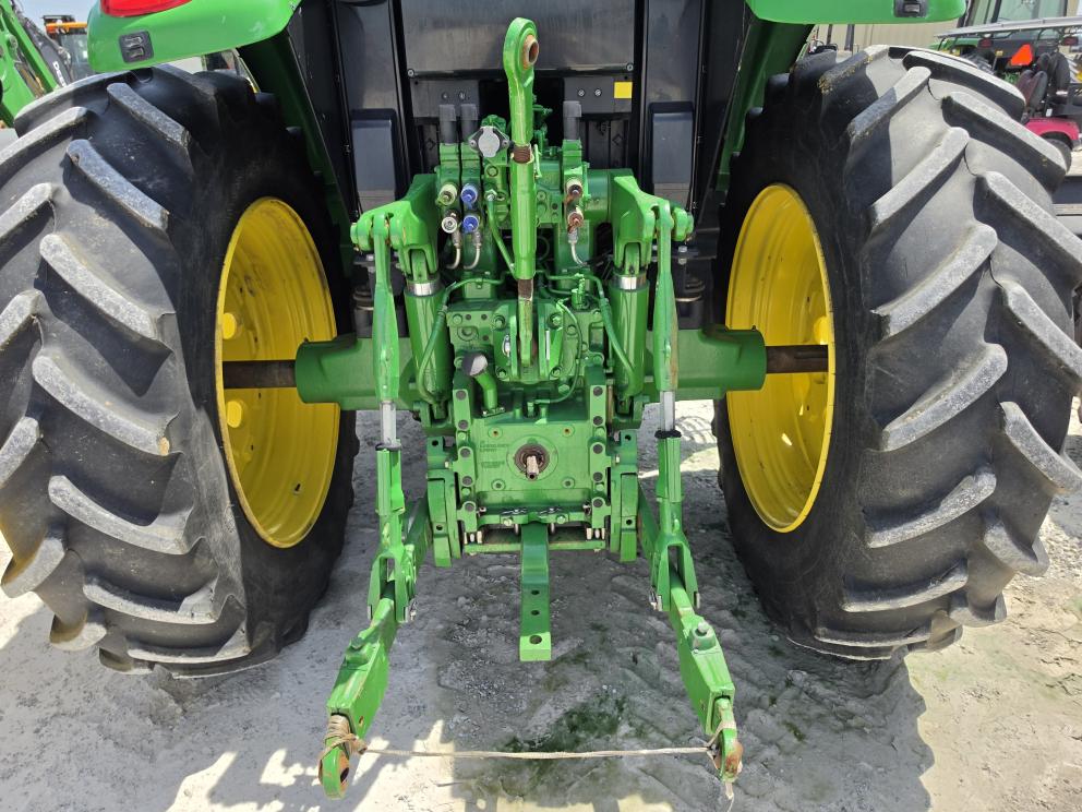 Image for 2022 John Deere 6155M
