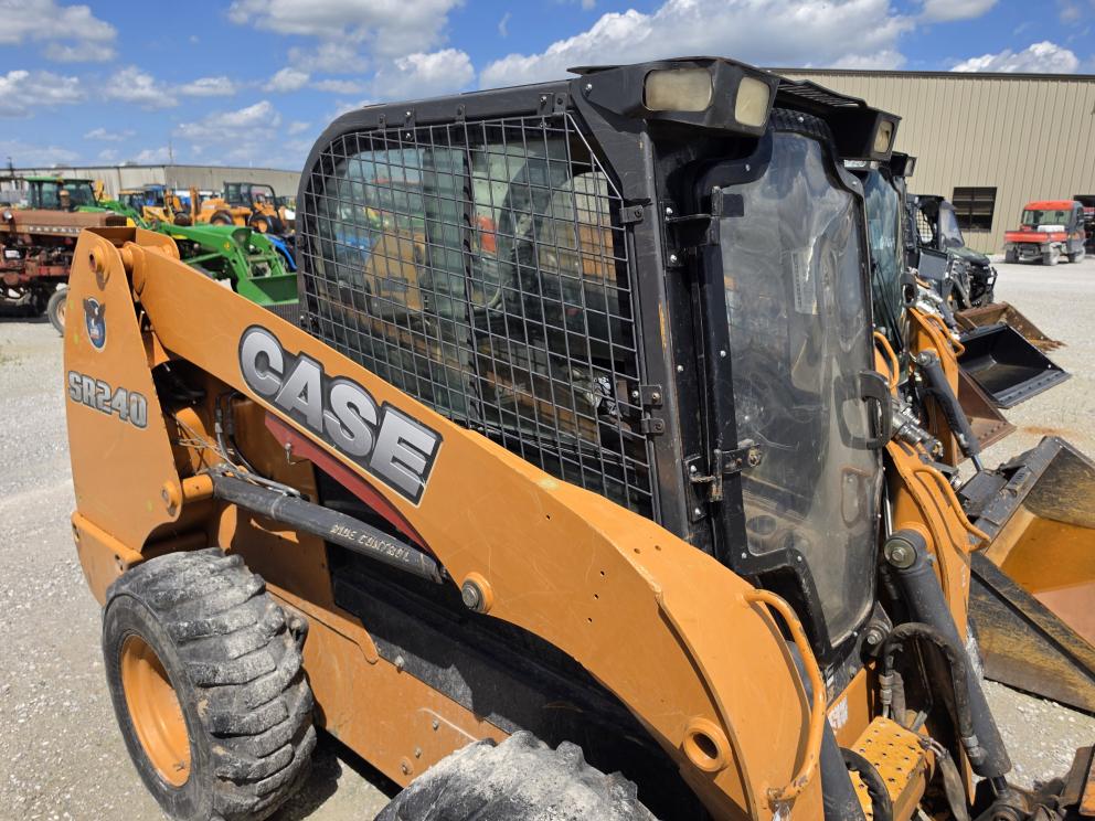 Image for 2015 Case SR240