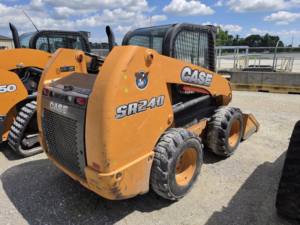 Image for 2015 Case SR240