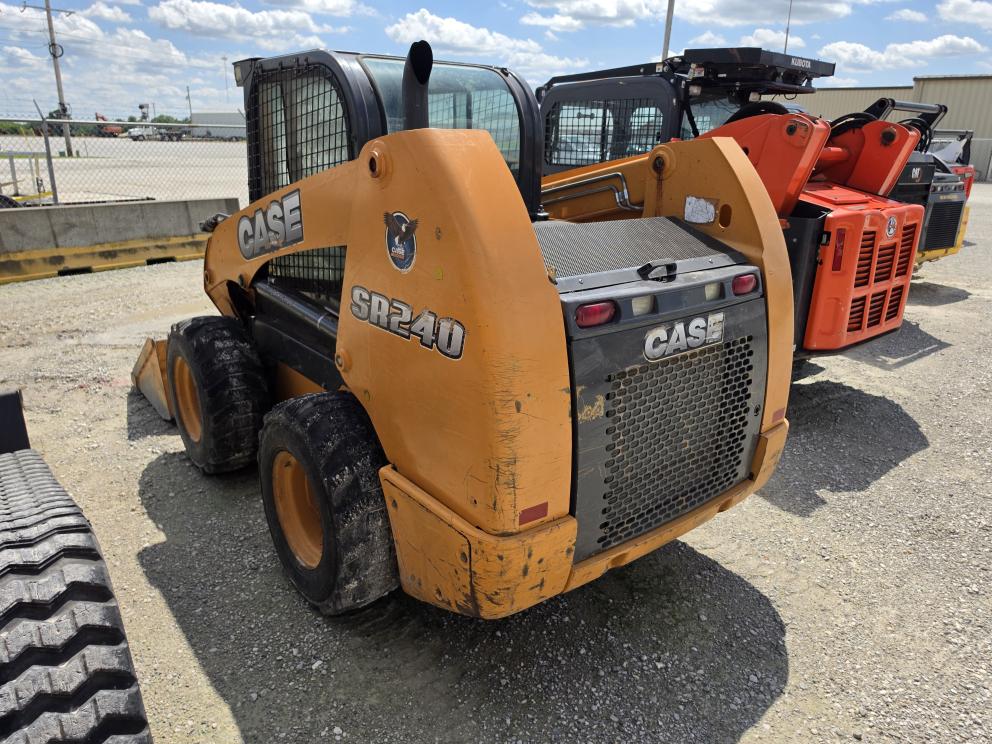 Image for 2015 Case SR240