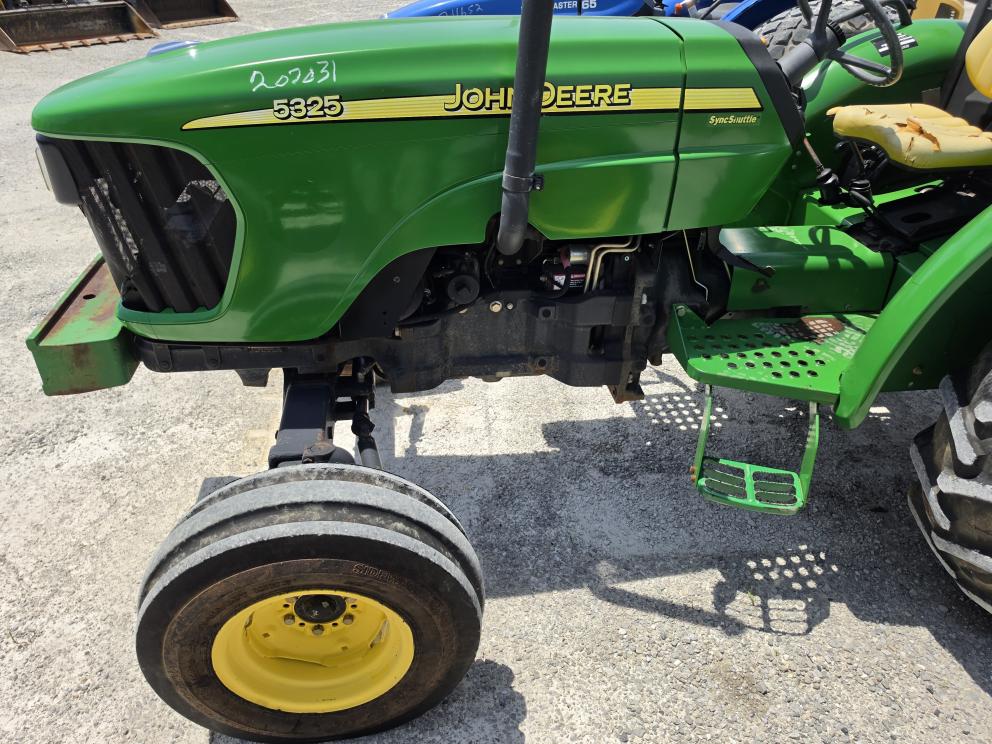 Image for 2006 John Deere 5325
