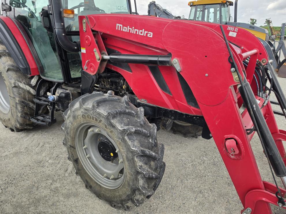 Image for 2021 Mahindra 7095