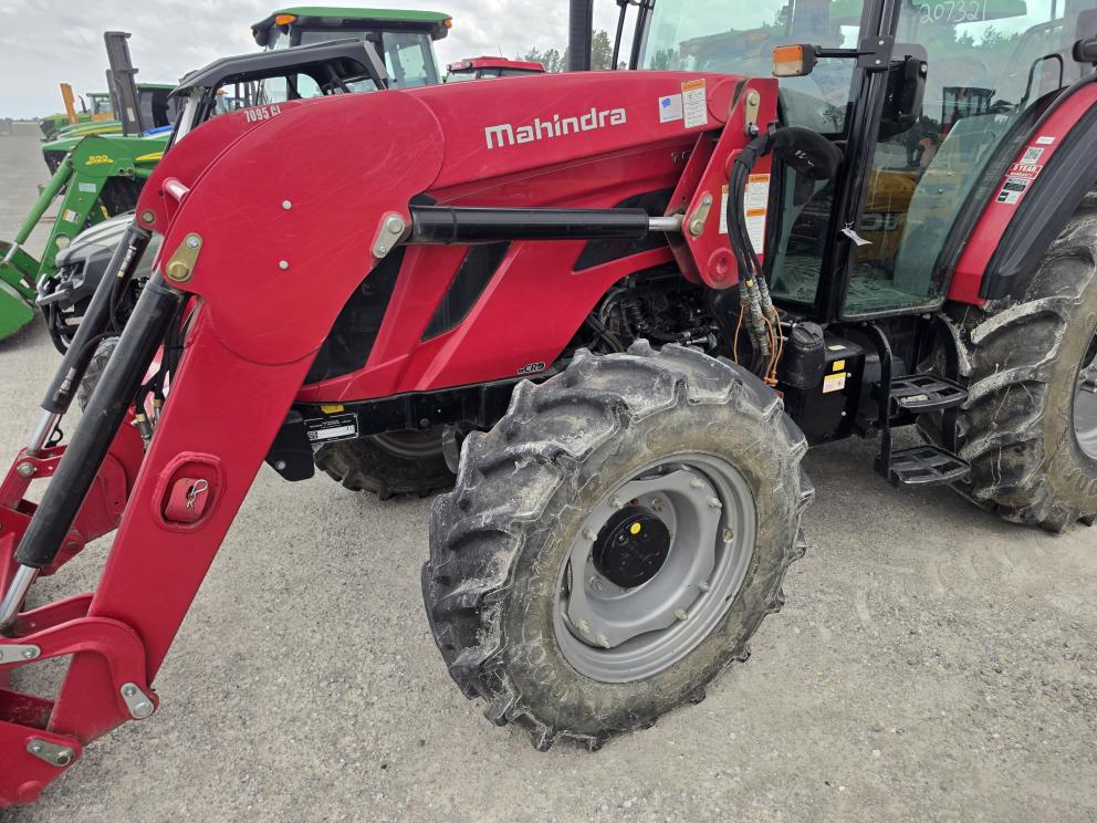 Image for 2021 Mahindra 7095