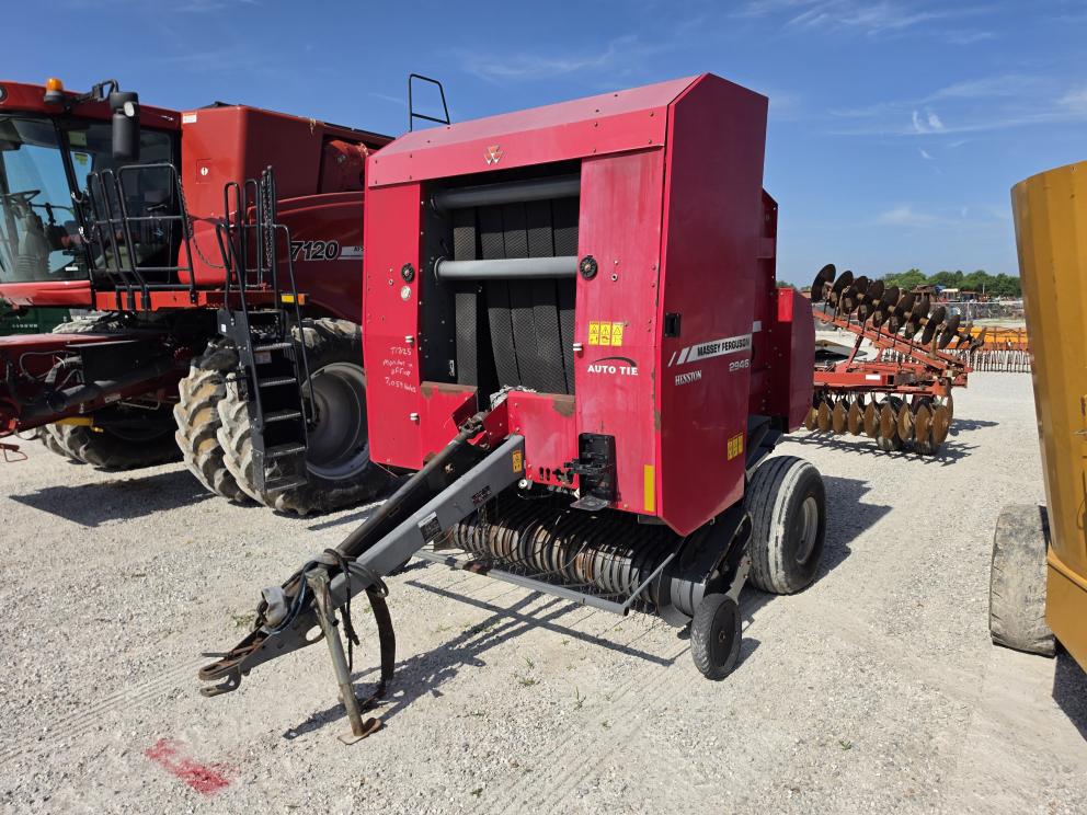 Image for 2014 Massey Ferguson 2946