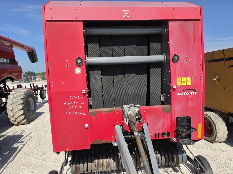 Image for 2014 Massey Ferguson 2946