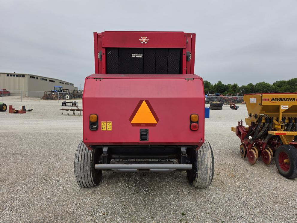 Image for 2014 Massey Ferguson 2946