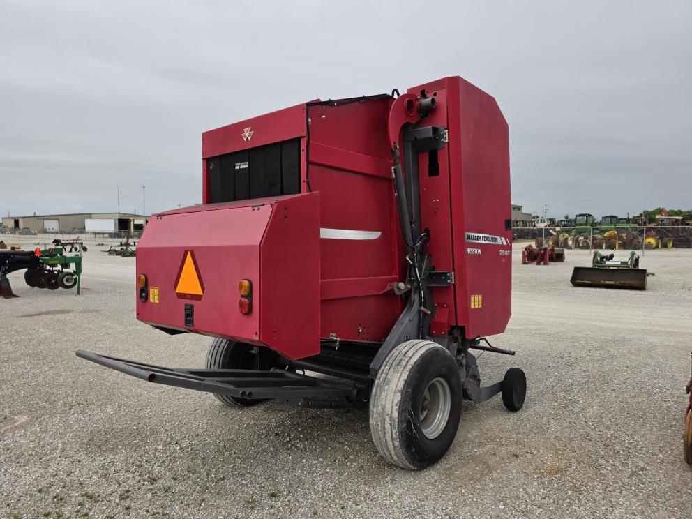 Image for 2014 Massey Ferguson 2946