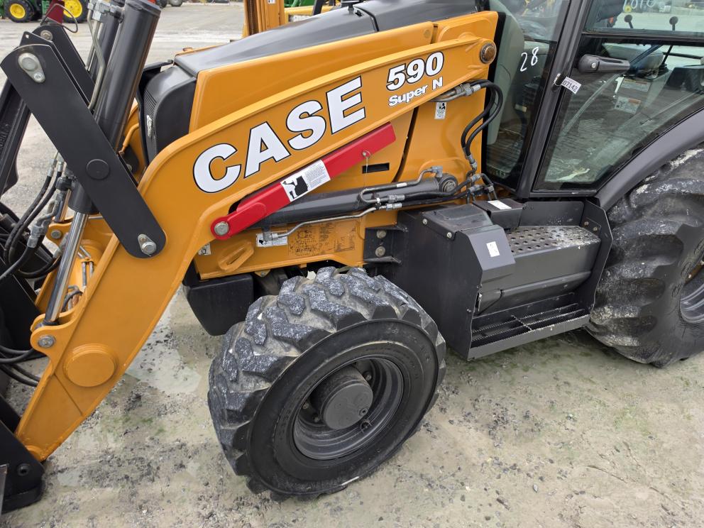 Image for 2017 Case 590SN