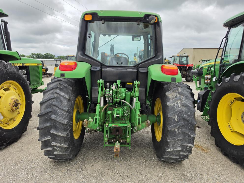 Image for 2010 John Deere 6330