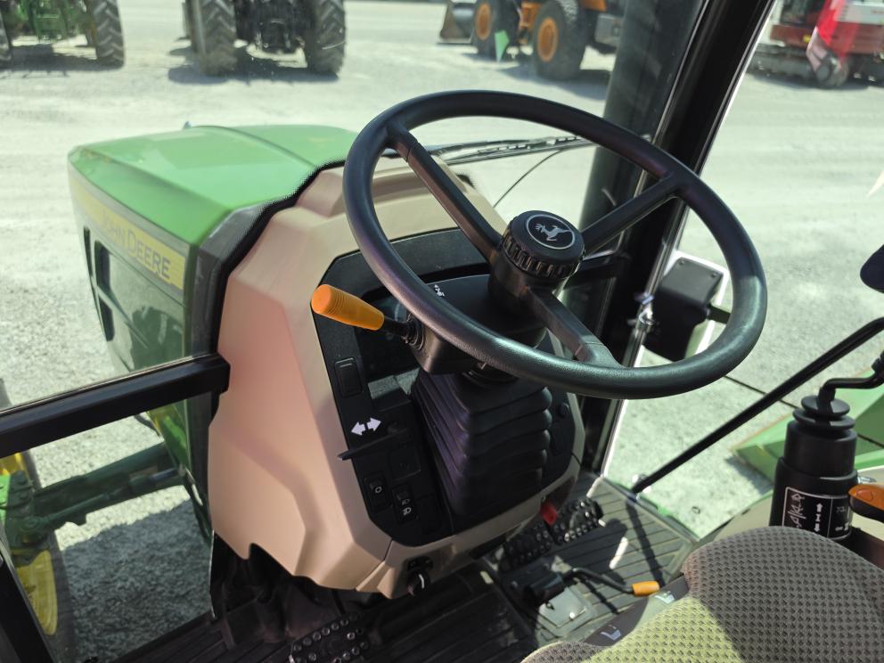 Image for 2023 John Deere 5067E