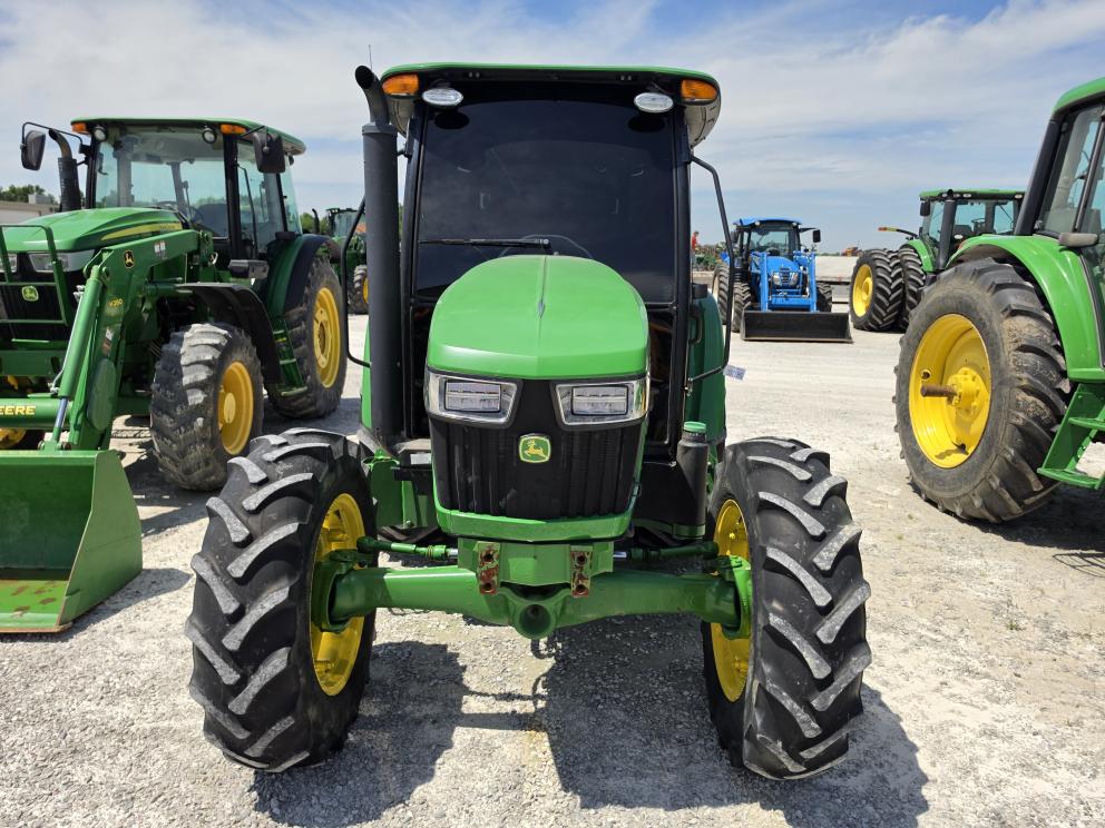 Image for 2023 John Deere 5067E