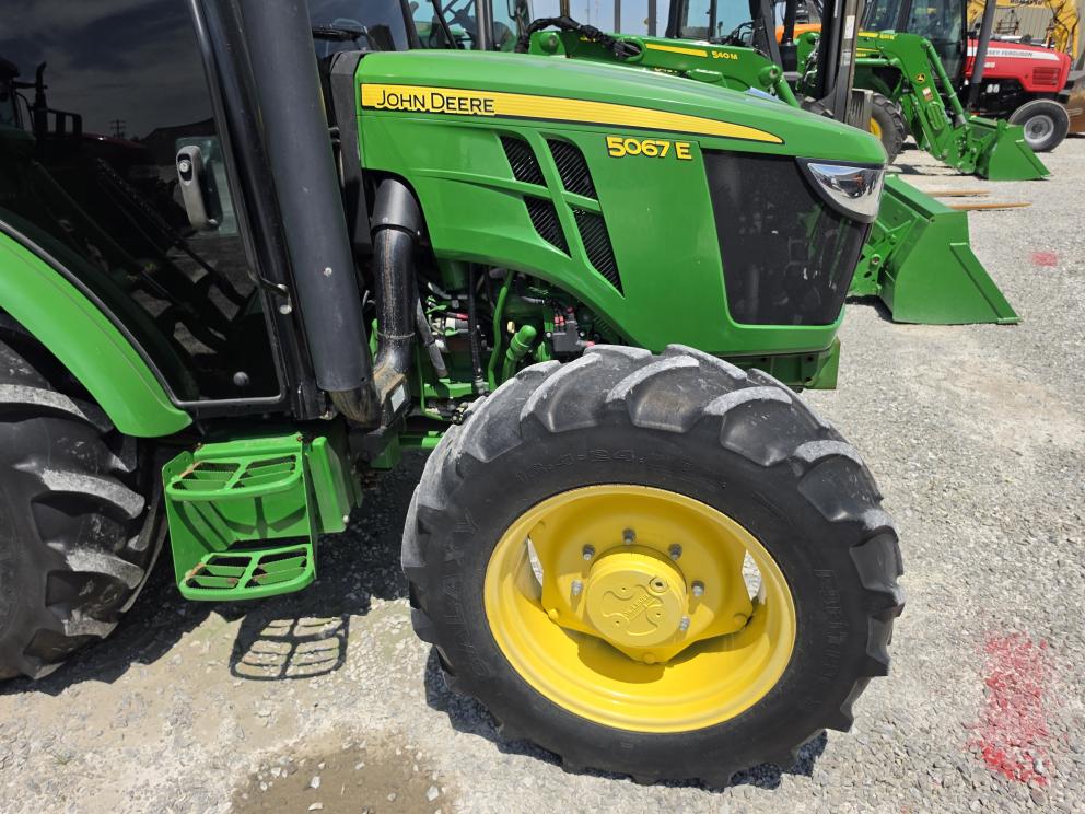 Image for 2023 John Deere 5067E