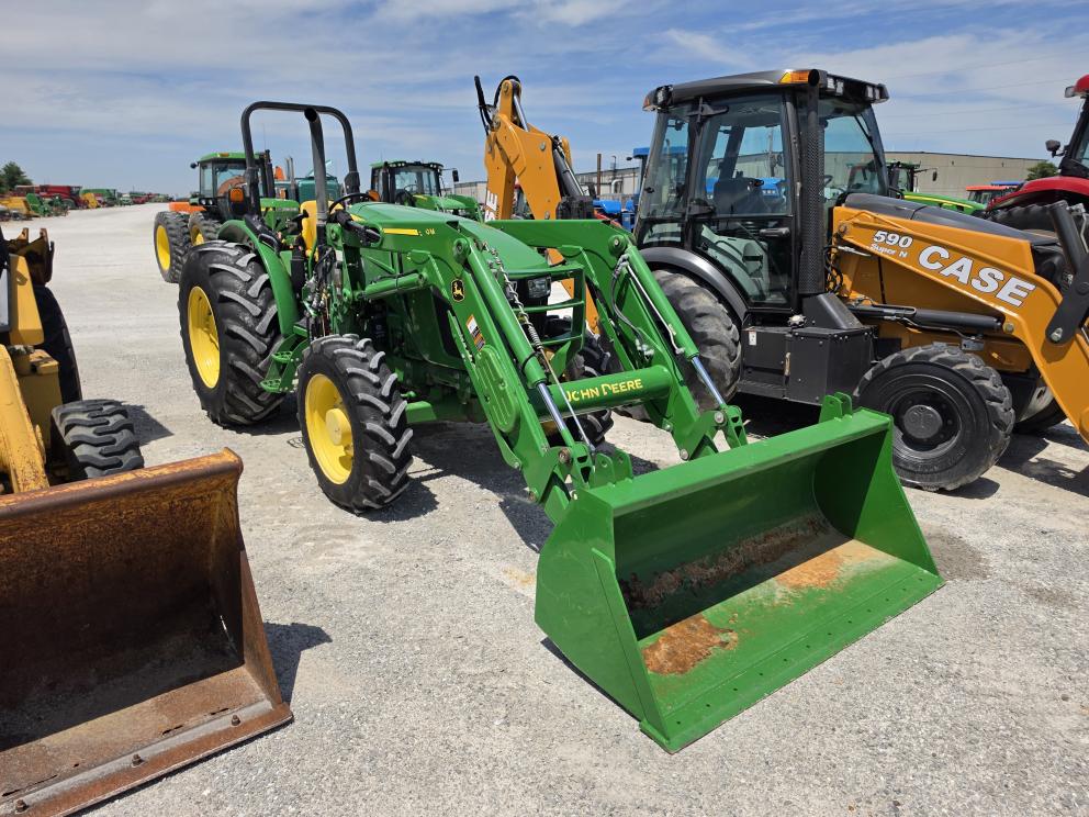 Image for 2022 John Deere 5100E