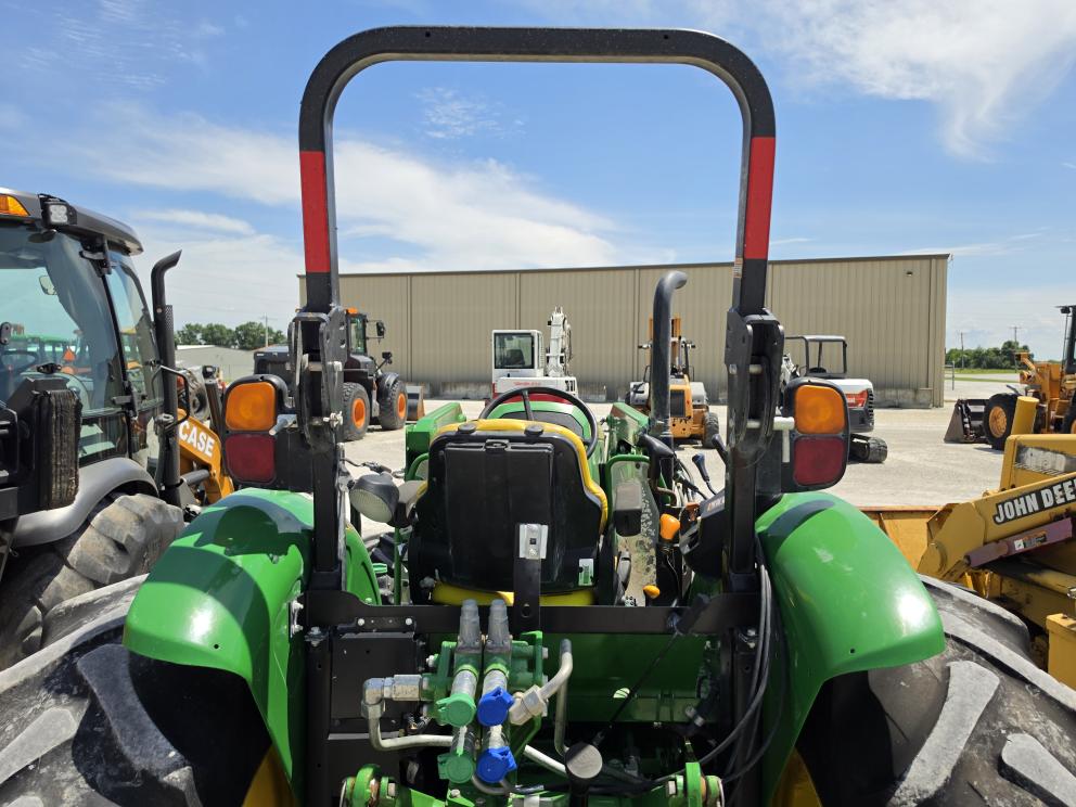 Image for 2022 John Deere 5100E