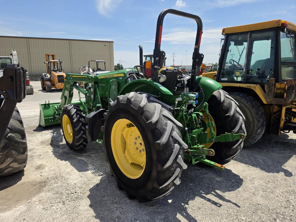 Image for 2022 John Deere 5100E