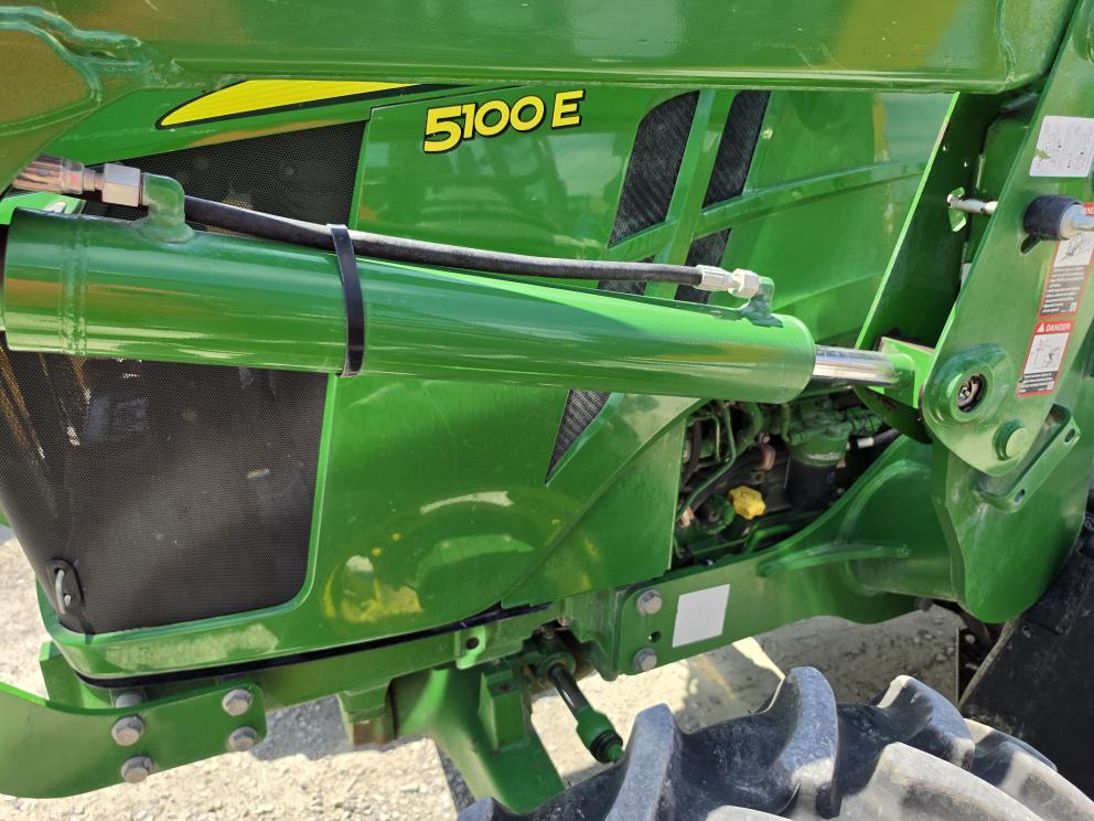 Image for 2022 John Deere 5100E