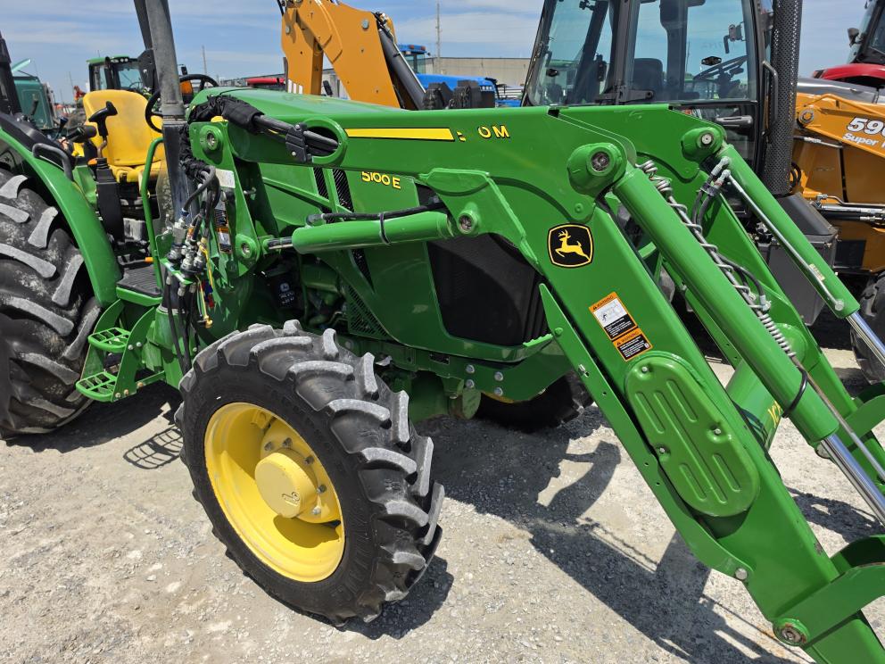 Image for 2022 John Deere 5100E