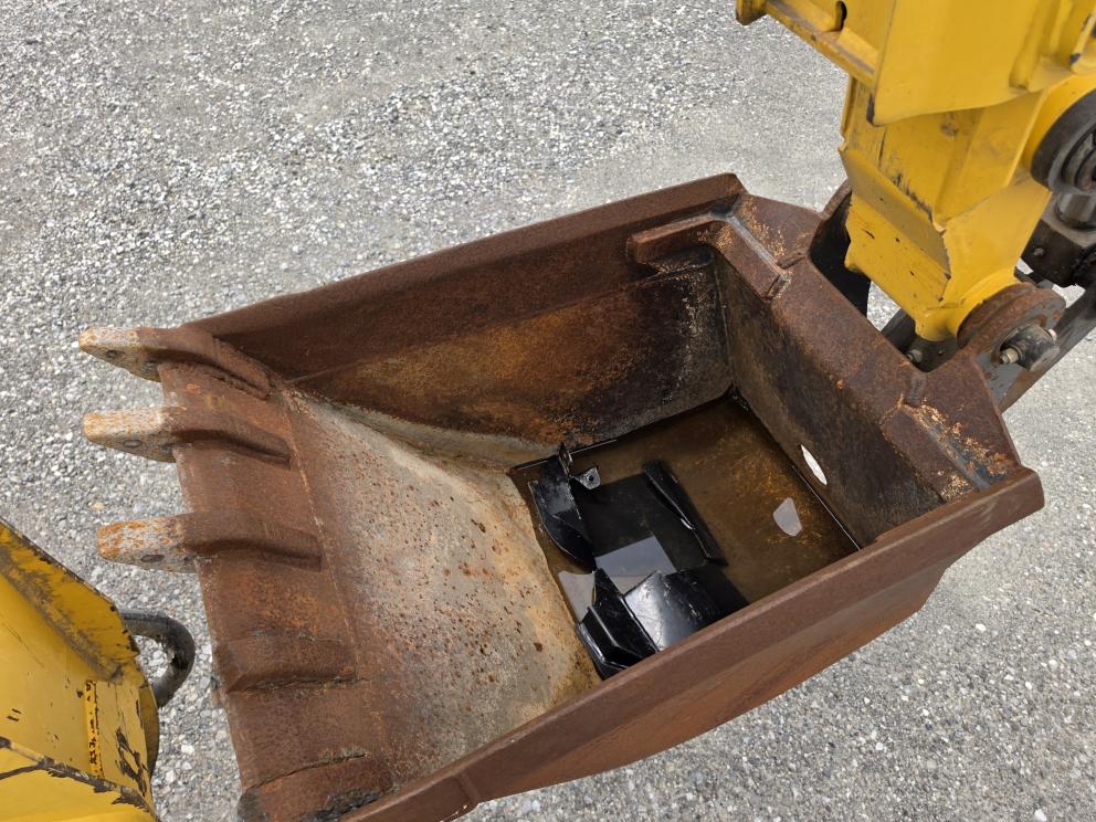 Image for 2022 New Holland B95C