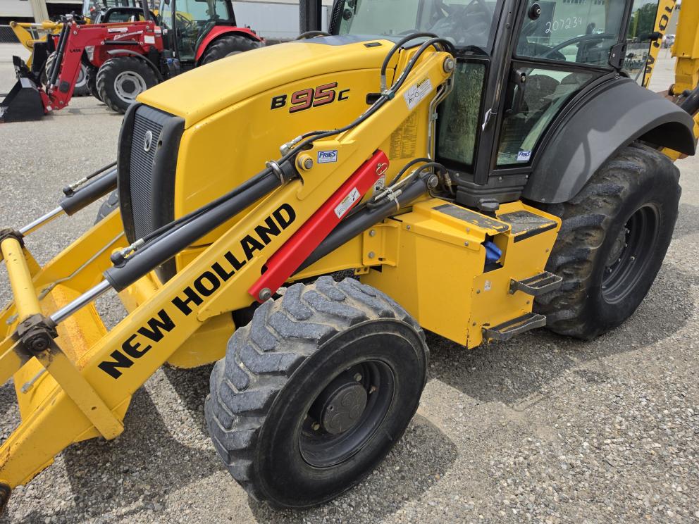 Image for 2022 New Holland B95C