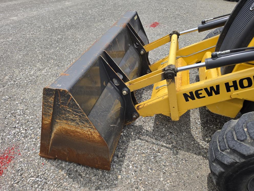 Image for 2022 New Holland B95C