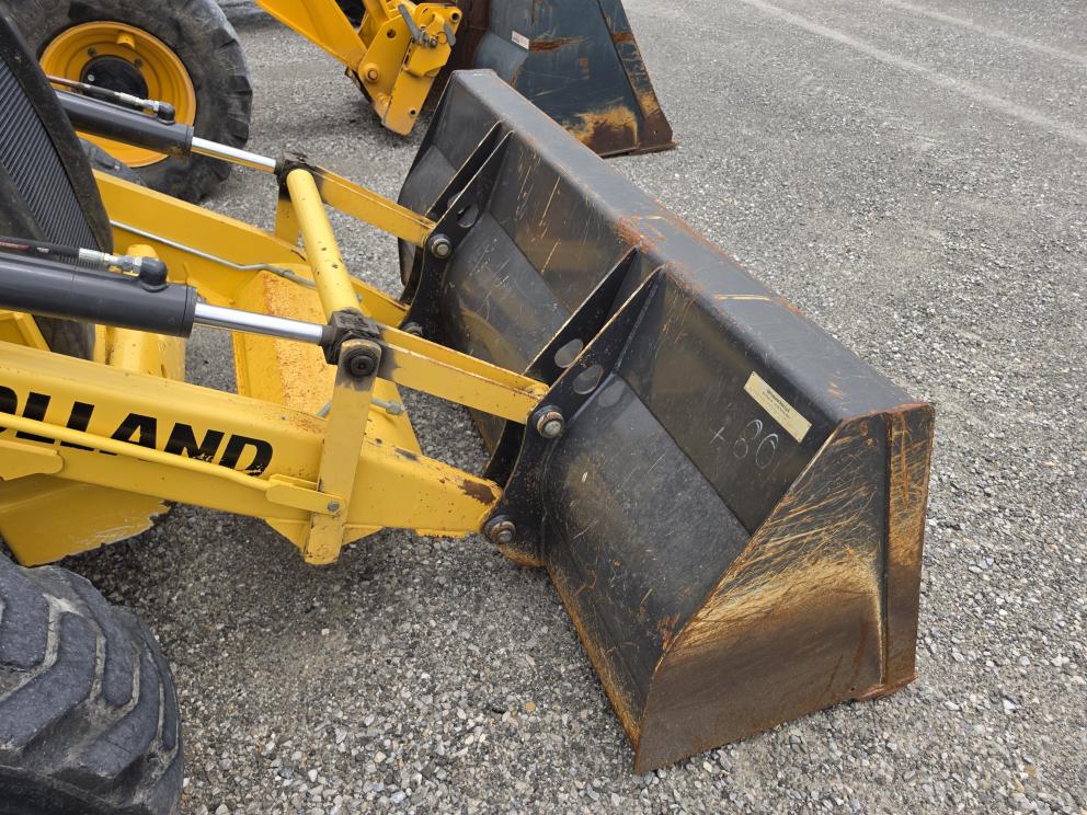 Image for 2022 New Holland B95C