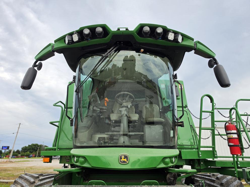 Image for 2023 John Deere S780
