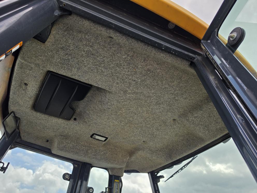 Image for 2015 John Deere 310SL