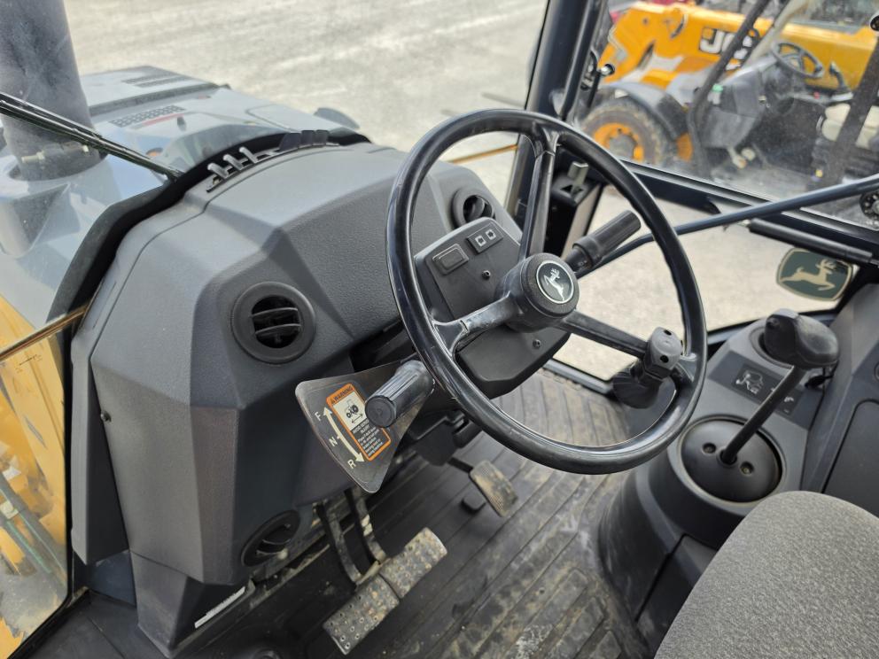 Image for 2015 John Deere 310SL