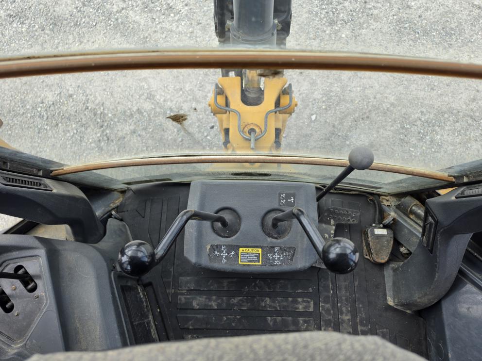 Image for 2015 John Deere 310SL