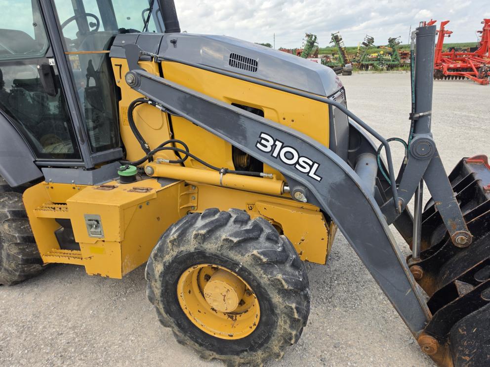Image for 2015 John Deere 310SL
