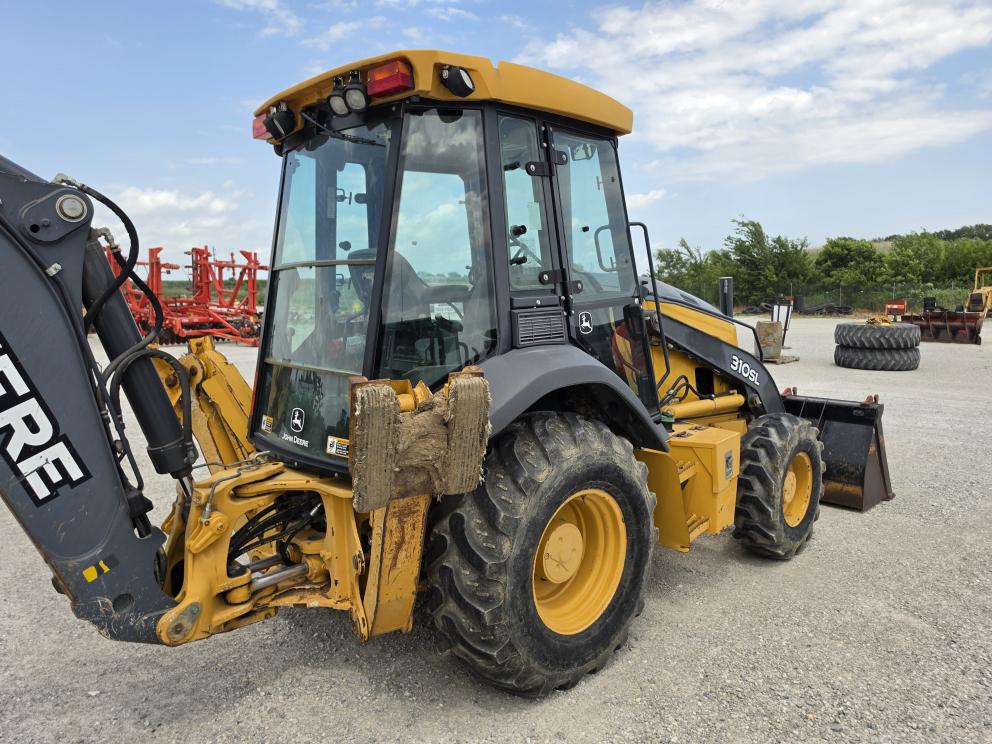 Image for 2015 John Deere 310SL