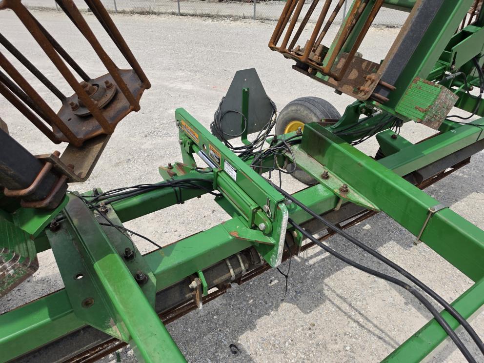 Image for 2003 John Deere 200