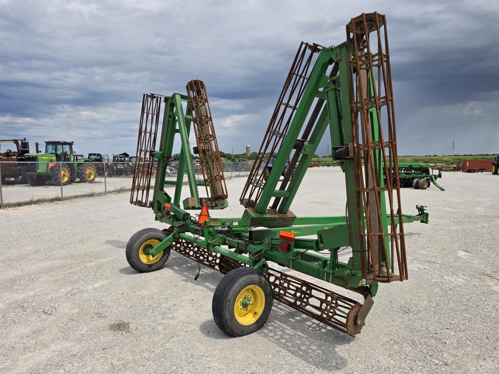 Image for 2003 John Deere 200