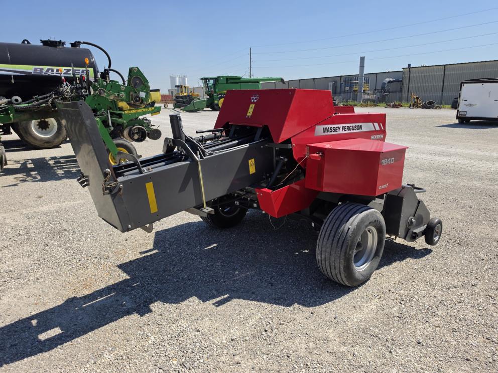 Image for 2021 Massey Ferguson 1840