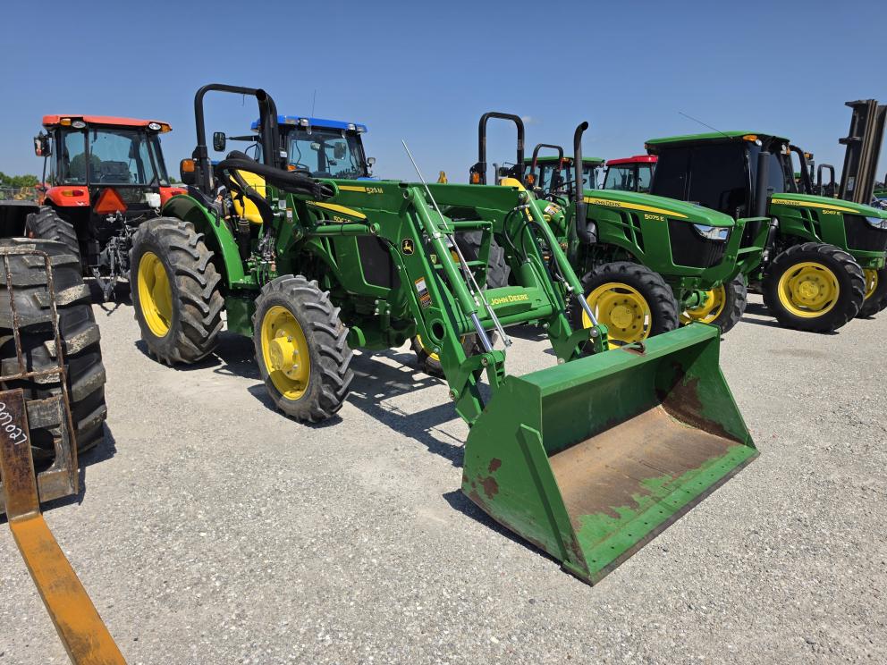 Image for 2022 John Deere 5045E