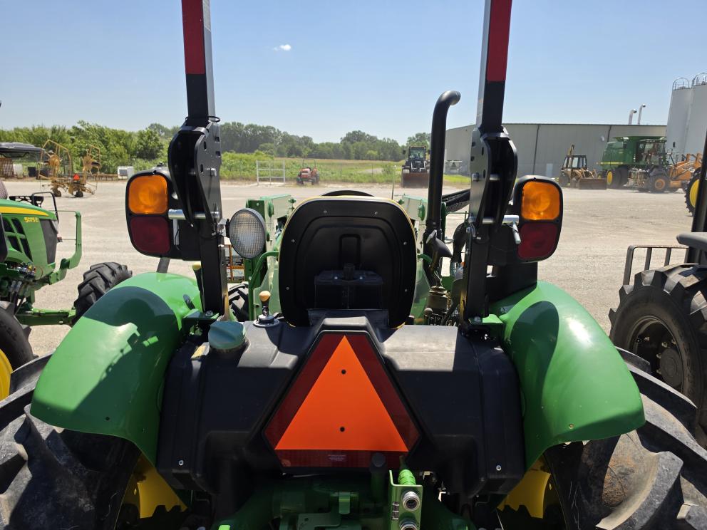 Image for 2022 John Deere 5045E