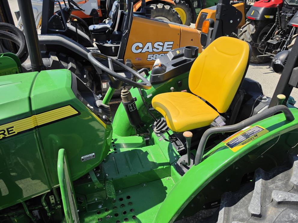 Image for 2022 John Deere 5045E