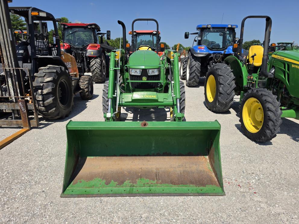 Image for 2022 John Deere 5045E