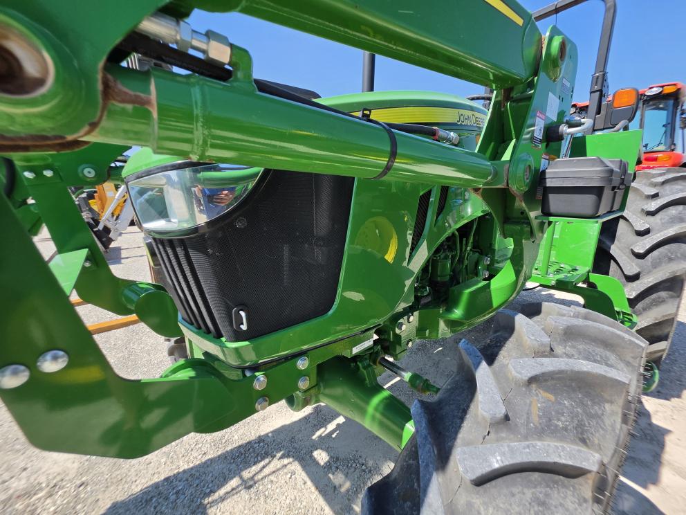 Image for 2022 John Deere 5045E