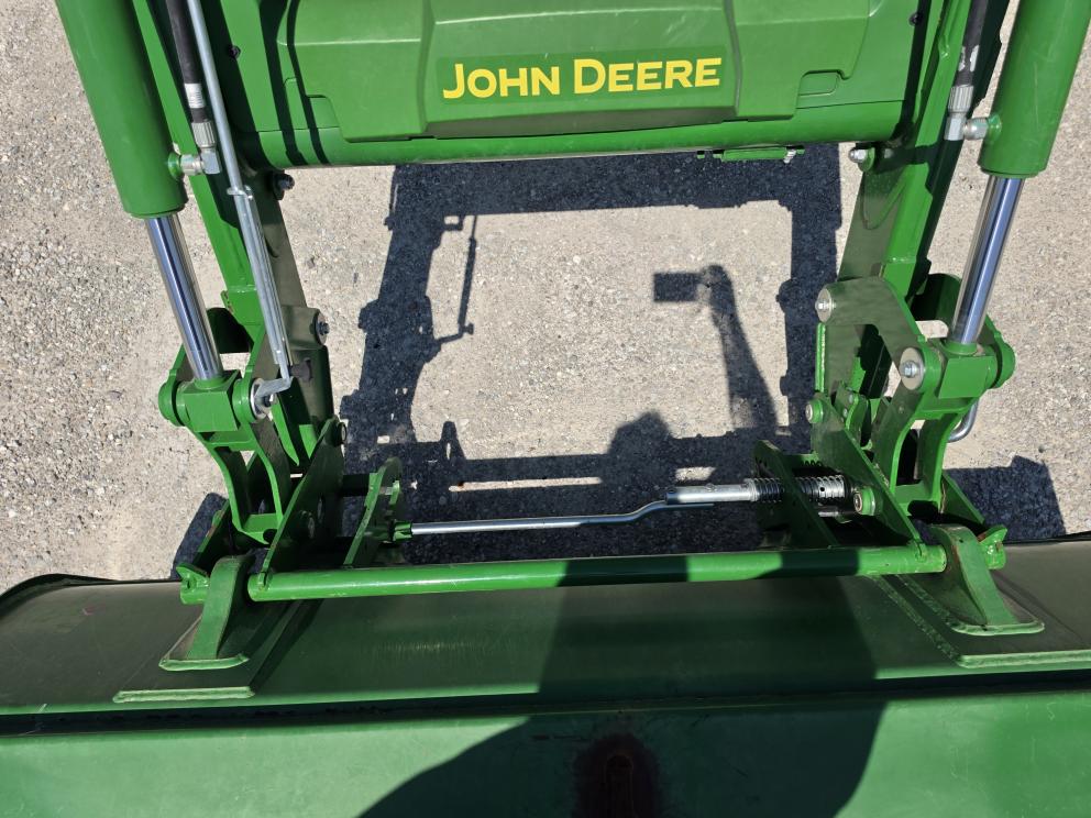 Image for 2022 John Deere 5045E
