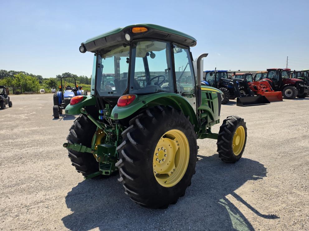 Image for 2013 John Deere 5085E
