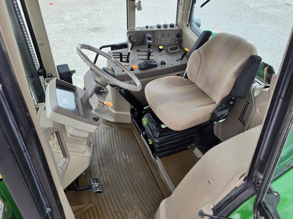Image for 2008 John Deere 7330