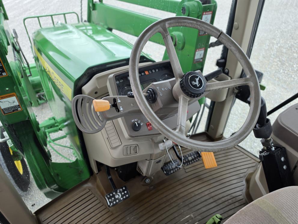 Image for 2008 John Deere 7330