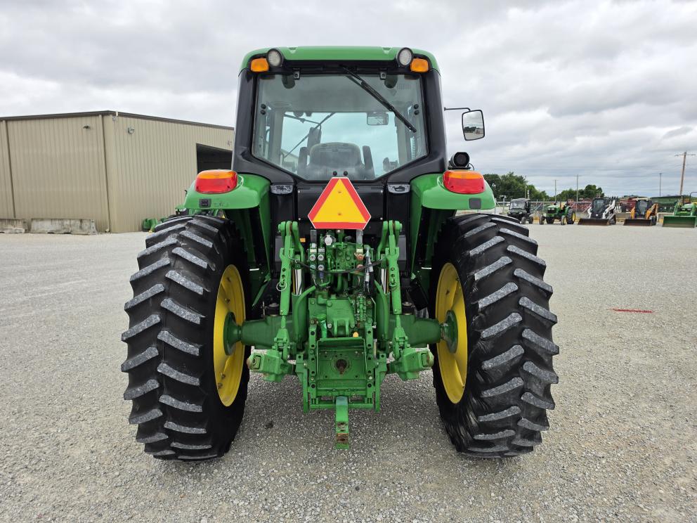 Image for 2008 John Deere 7330