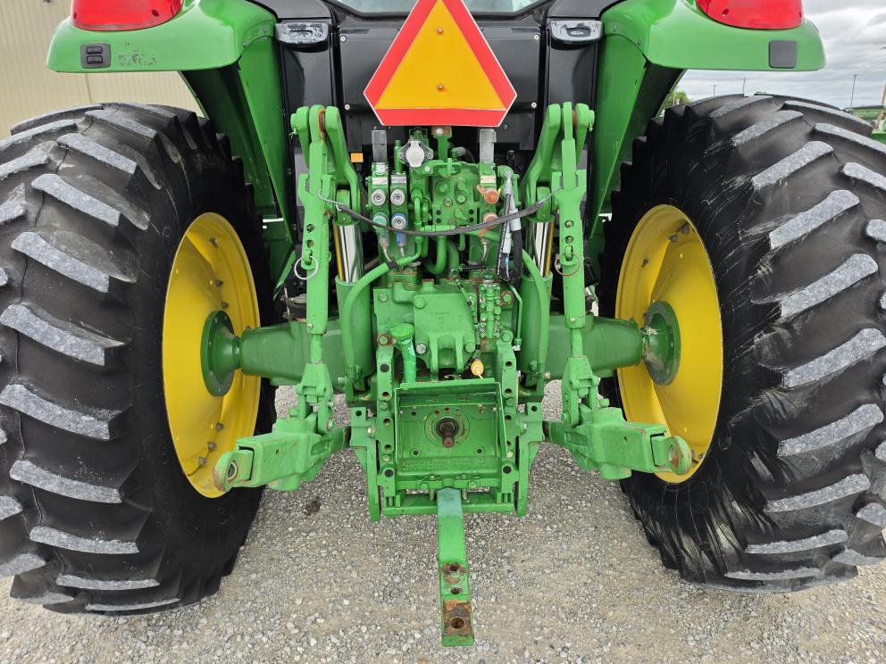 Image for 2008 John Deere 7330