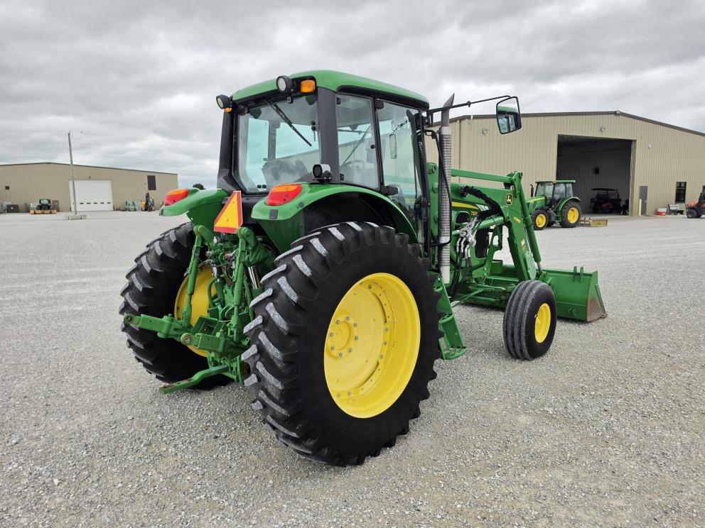 Image for 2008 John Deere 7330