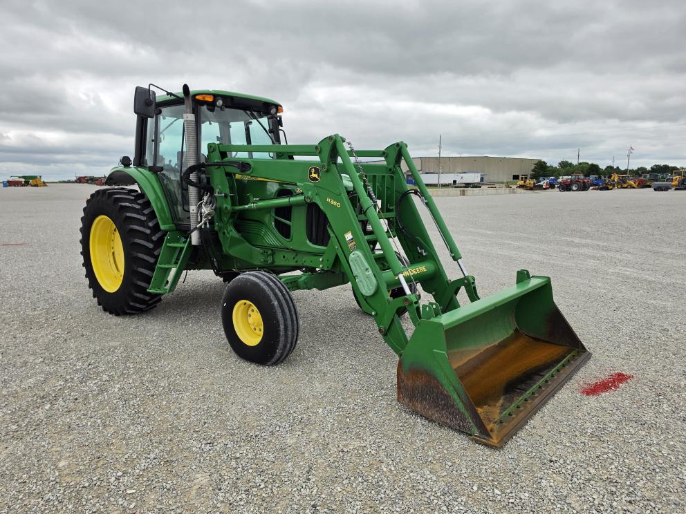 Image for 2008 John Deere 7330