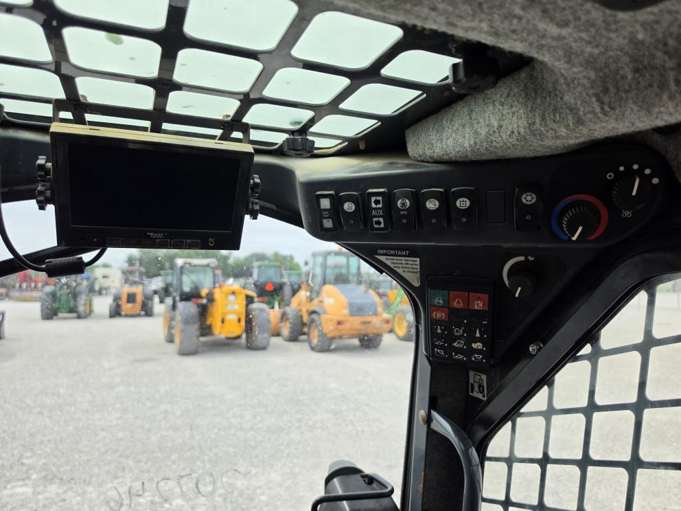 Image for 2014 John Deere 333E