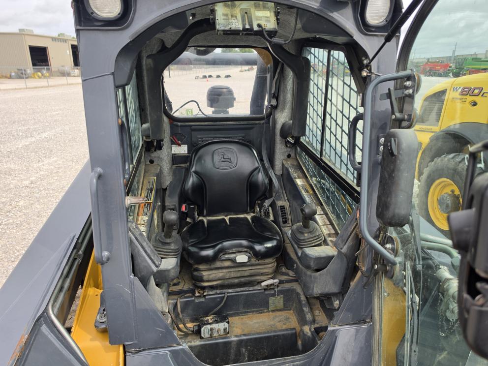 Image for 2014 John Deere 333E